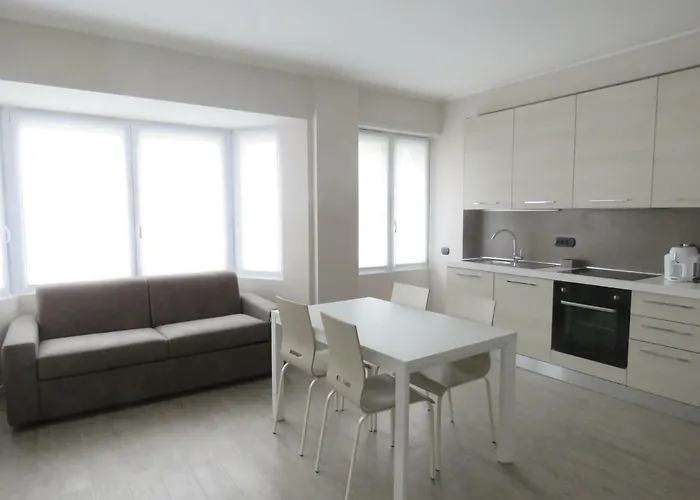 Lake Como Apartments